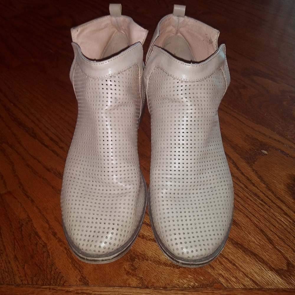 Restricted Ankle Boots Size 9